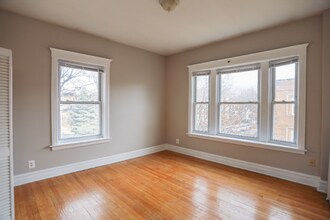 1445 W Argyle St, Unit 1 in Chicago, IL - Building Photo - Building Photo