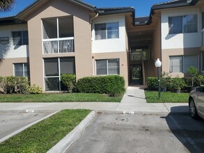 9733 Westview Dr, Unit 1313 in Coral Springs, FL - Foto de edificio - Building Photo