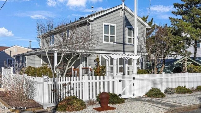 106 Surf Dr in Seaside Park, NJ - Building Photo - Building Photo
