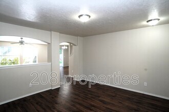 2934 NW 11th Ave in Meridian, ID - Foto de edificio - Building Photo