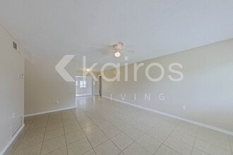 2441 Healy Dr in Orlando, FL - Foto de edificio - Building Photo