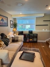 546 NE 80th St in Seattle, WA - Building Photo - Building Photo