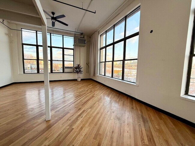 2 Union St in Jersey City, NJ - Foto de edificio - Building Photo