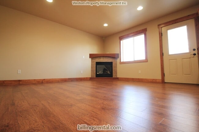 2027 Lakehills Dr, Unit 2027 in Billings, MT - Foto de edificio - Building Photo