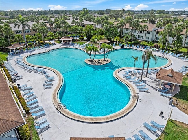 4210 Looking Glass Ln, Unit 4215 in Naples, FL - Building Photo - Building Photo