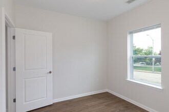 Hamilton Row in Baltimore, MD - Building Photo - Interior Photo