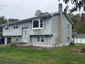 6 Fairview Dr in Stonington, CT - Building Photo - Building Photo