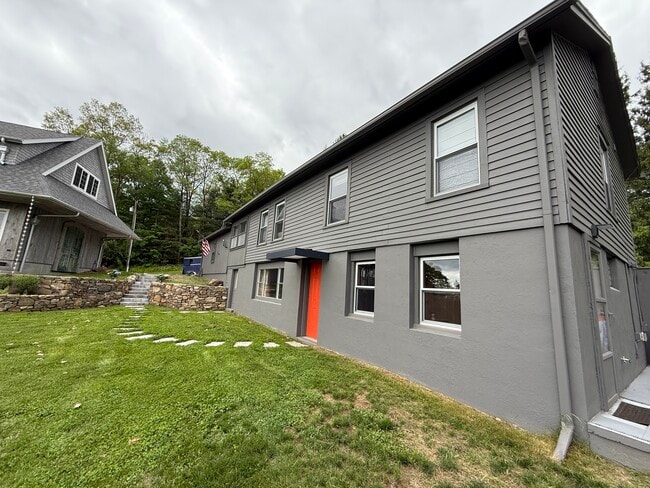 120 Looking Glass Hill Rd in Bantam, CT - Building Photo - Building Photo