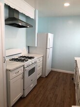 1328 N Buena Vista St, Unit A in Burbank, CA - Building Photo - Building Photo