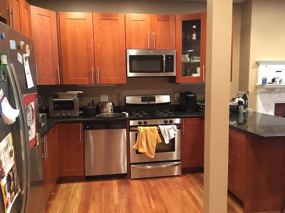 23 Saint Lukes Rd, Unit 2 in Boston, MA - Building Photo