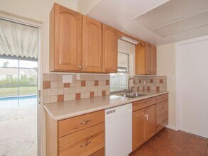 557 SW Duval Ave in Port St. Lucie, FL - Building Photo - Building Photo