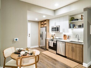 Modera McGavock in Nashville, TN - Foto de edificio - Building Photo