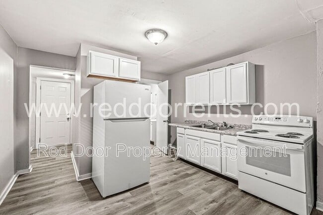 972 Edgemont Ave in Indianapolis, IN - Building Photo - Building Photo