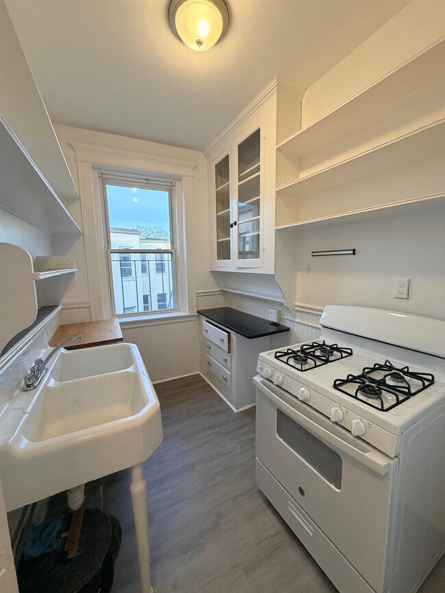 70 Kirkland St, Unit 33 in Cambridge, MA - Building Photo - Building Photo