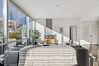 222 E Jefferson St in Phoenix, AZ - Building Photo - Building Photo