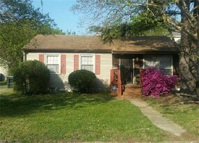 7108 Chryslon Ln in Norfolk, VA - Building Photo