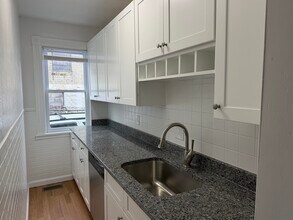 10 Acton St in Worcester, MA - Foto de edificio - Building Photo