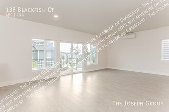 138 Blackfish Ct in Bremerton, WA - Building Photo - Building Photo