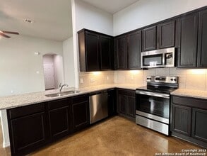 1123 Renee Way in Seguin, TX - Building Photo - Building Photo