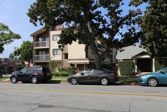 1225 N Central Ave in Glendale, CA - Building Photo - Building Photo