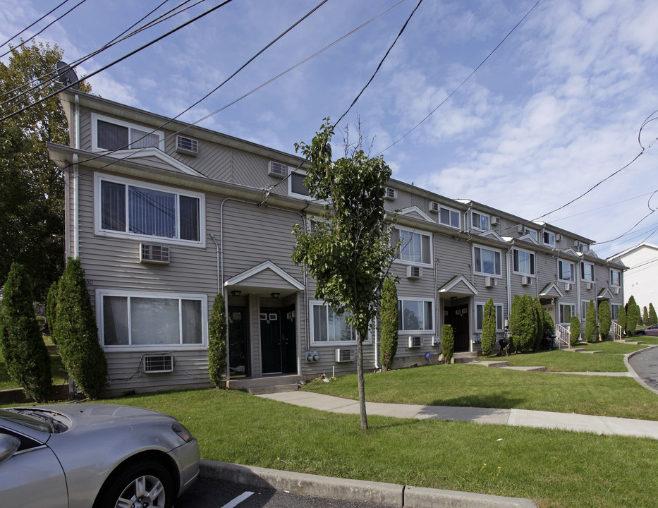 Tompkins Court in Staten Island, NY - Building Photo