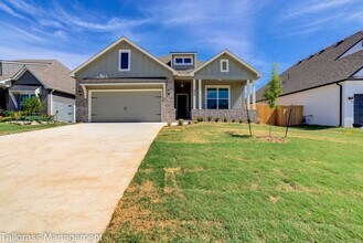 804 E Edgewater Pl in Broken Arrow, OK - Building Photo - Building Photo
