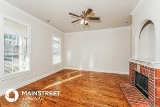 4559 Clubview Dr, Unit 614 in Bessemer, AL - Foto de edificio - Building Photo