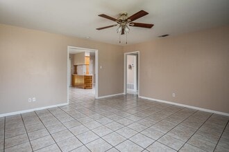 1810 N Main St in Del Rio, TX - Building Photo - Building Photo
