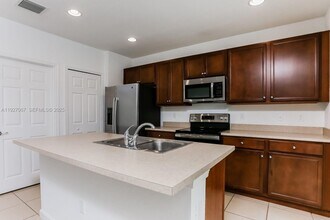 2871 NW Treviso Cir in Port St. Lucie, FL - Building Photo - Building Photo