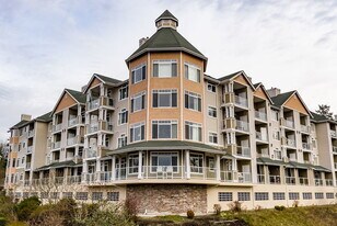 Pinnacle on Lake Washington in Renton, WA - Building Photo