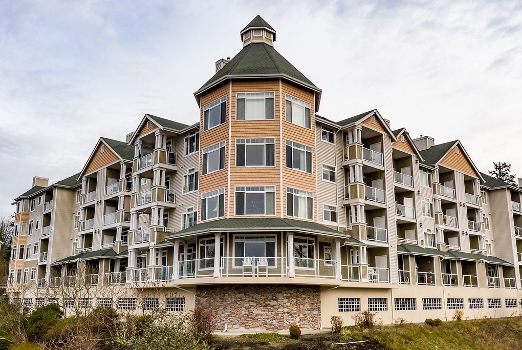 Pinnacle on Lake Washington in Renton, WA - Foto de edificio