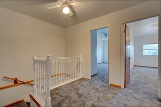 208 W Main St in Dunkerton, IA - Foto de edificio - Building Photo