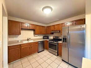 966 Cumberland Ct in Roselle, IL - Building Photo - Building Photo