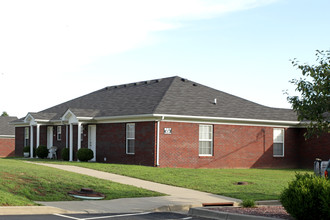 Dove Field Manor Apartments in Mount Washington, KY - Building Photo - Building Photo