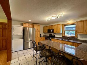 469 Barbers Pond Rd in South Kingstown, RI - Building Photo - Building Photo