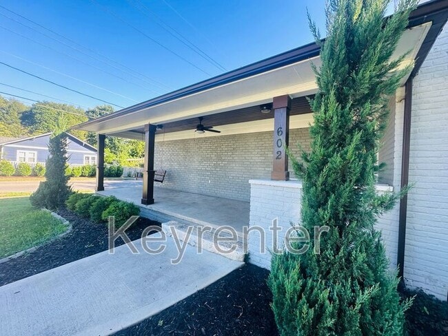 602 W Glenwood Ave NE in Knoxville, TN - Building Photo - Building Photo