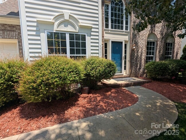 7711 Epping Forest Dr in Huntersville, NC - Building Photo - Building Photo