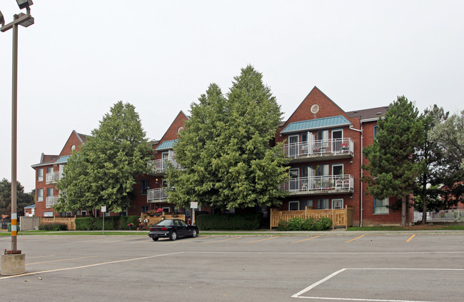 Life Centre / Duffins Creek Landing in Ajax, ON - Building Photo - Building Photo