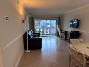 2151 NE 42nd Ct in Lighthouse Point, FL - Building Photo - Building Photo