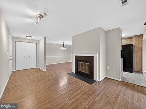 13257 Wonderland Way in Germantown, MD - Building Photo - Building Photo