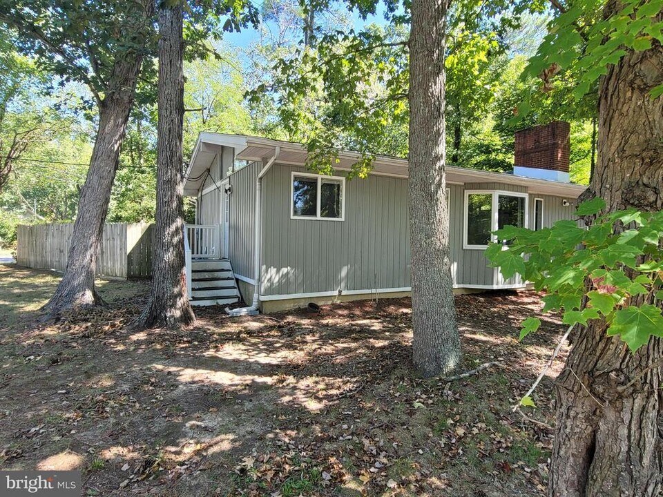 802 San Mateo Trail in Lusby, MD - Foto de edificio