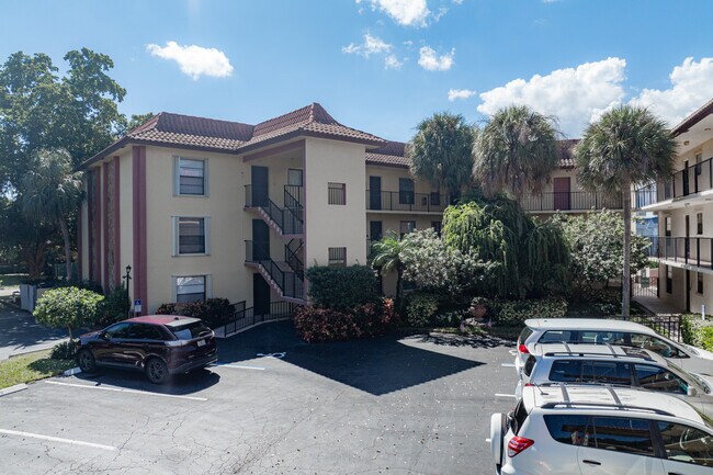 Southwind Condos in North Palm Beach, FL - Building Photo - Building Photo