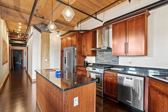 1818 N Water St, Unit 306 in Milwaukee, WI - Building Photo - Building Photo