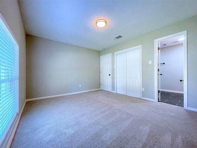 10015 Old Towne Ln