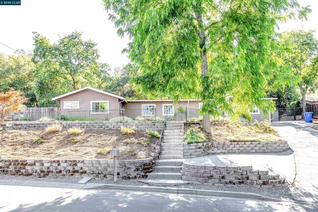 property at 1371 Juanita Dr