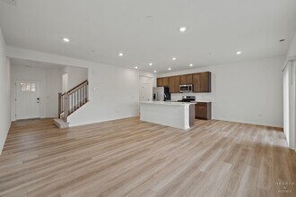 624 Cassia Ct in Crystal Lake, IL - Building Photo - Building Photo