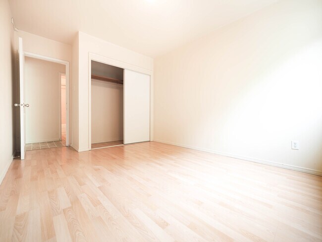 Acadia Apartments in Edmonton, AB - Building Photo - Building Photo