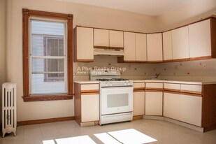 336 Centre St, Unit 1 in Boston, MA - Building Photo