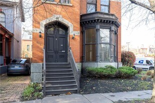 414 Franklin St in Buffalo, NY - Building Photo