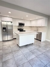 20401 NE 30th Ave, Unit 306-8 in Aventura, FL - Building Photo - Building Photo